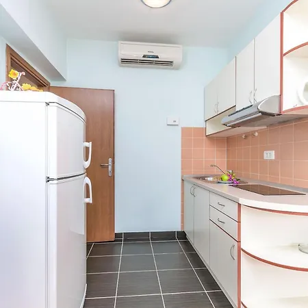 Apartament Marija *