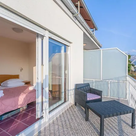 Apartament Marija *